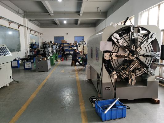 12 Achsen Kamellose CNC-Federmachmaschine Drahtformspulen Schnelle Geschwindigkeit