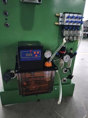 Multifunktionale automatische CNC-Federmaschine mit drei Achsen, schnelles Servosystem