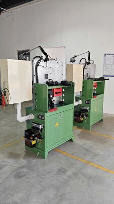 Multifunktionale automatische CNC-Federmaschine mit drei Achsen, schnelles Servosystem