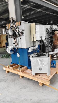3-Achsen-Kompressionsfedermaschine mit voll digitalen Treibern