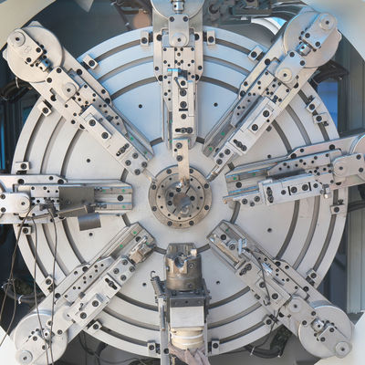 100 m pro Minute, die Schraubenfeder-Herstellungsmaschine mit kohlenstoffarmem Stahl einspeist